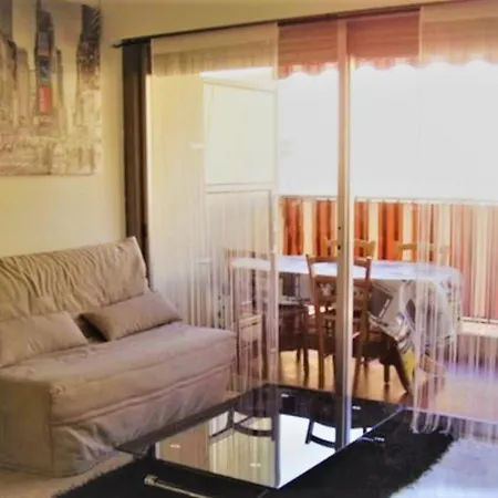 Grand Proche Plages Et Promenade Des Апартаменты *